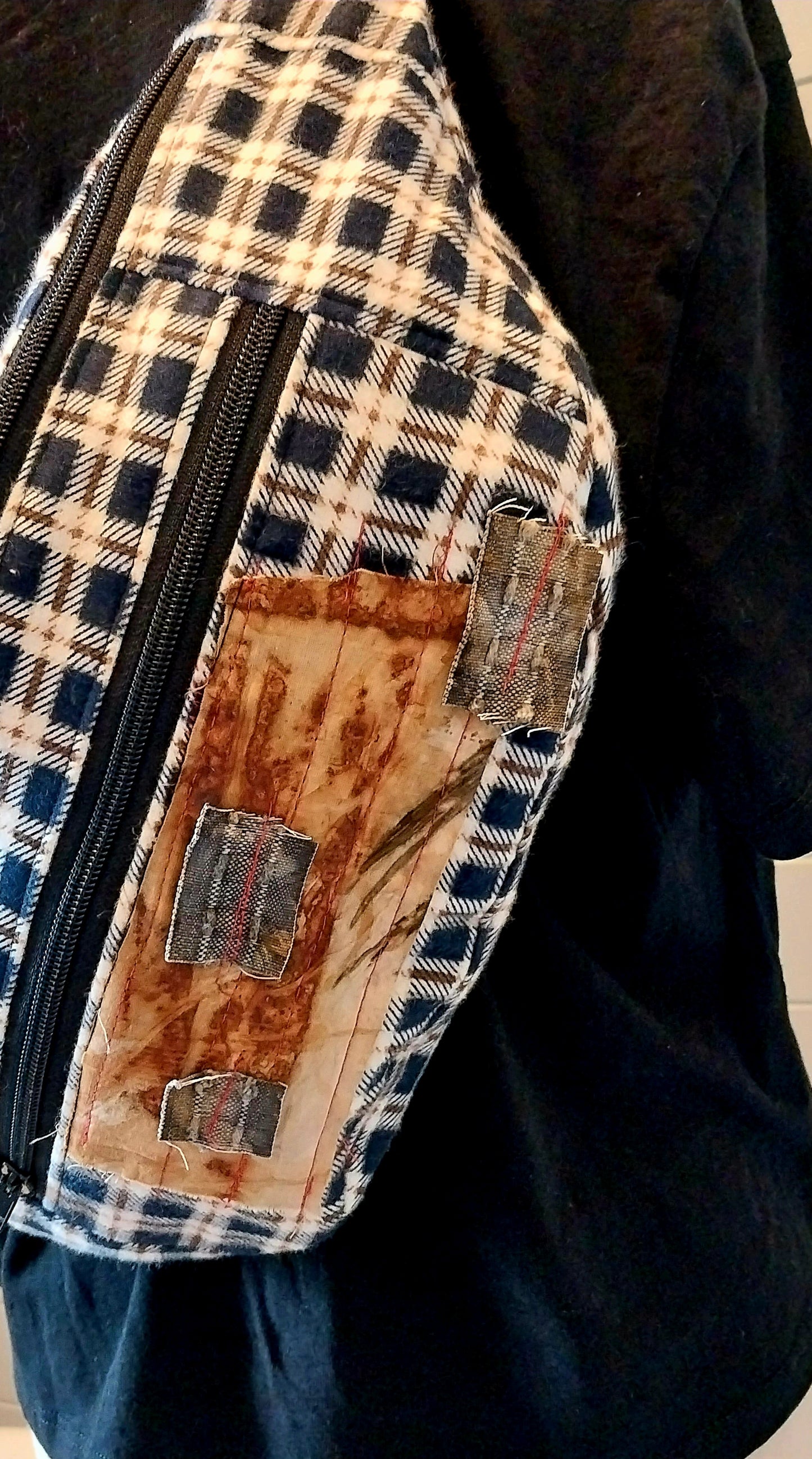 TP06| Wearable Art Bag